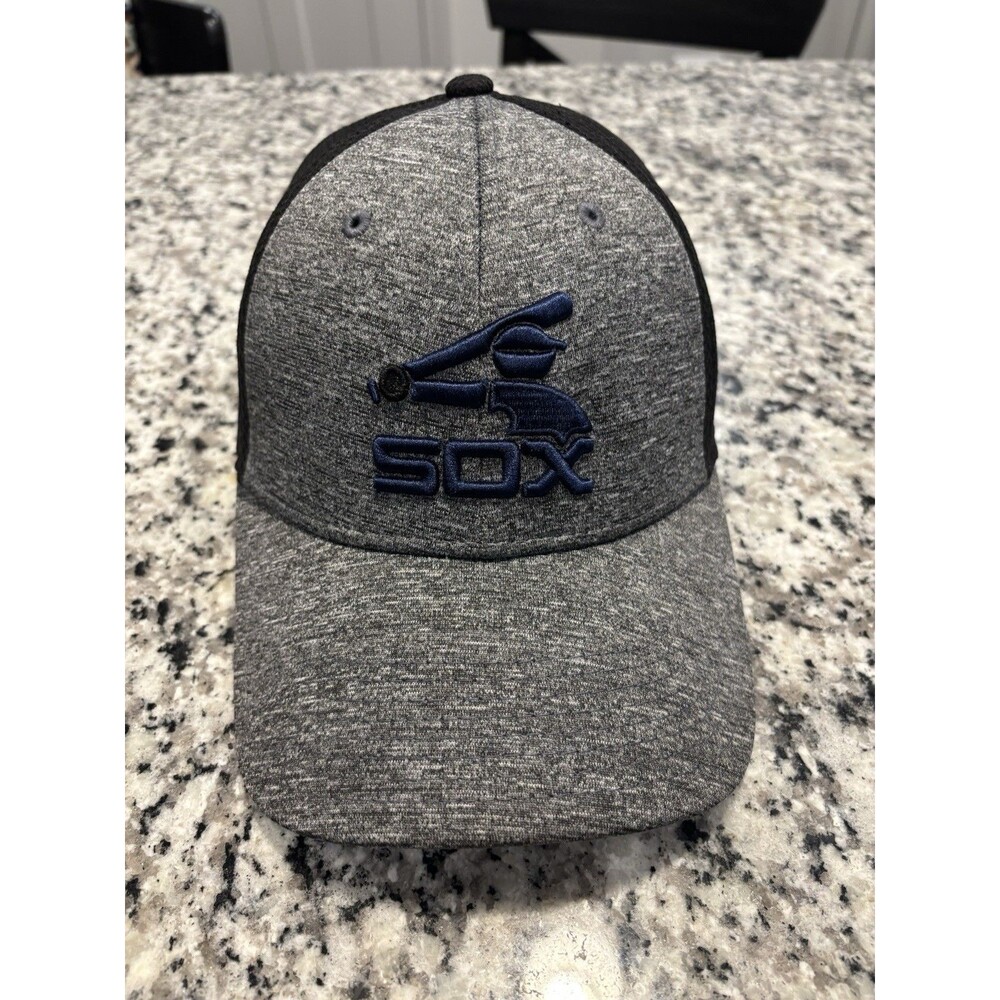 New Era 39THIRTY Chicago White Sox Hat Small Medium Batterman Logo